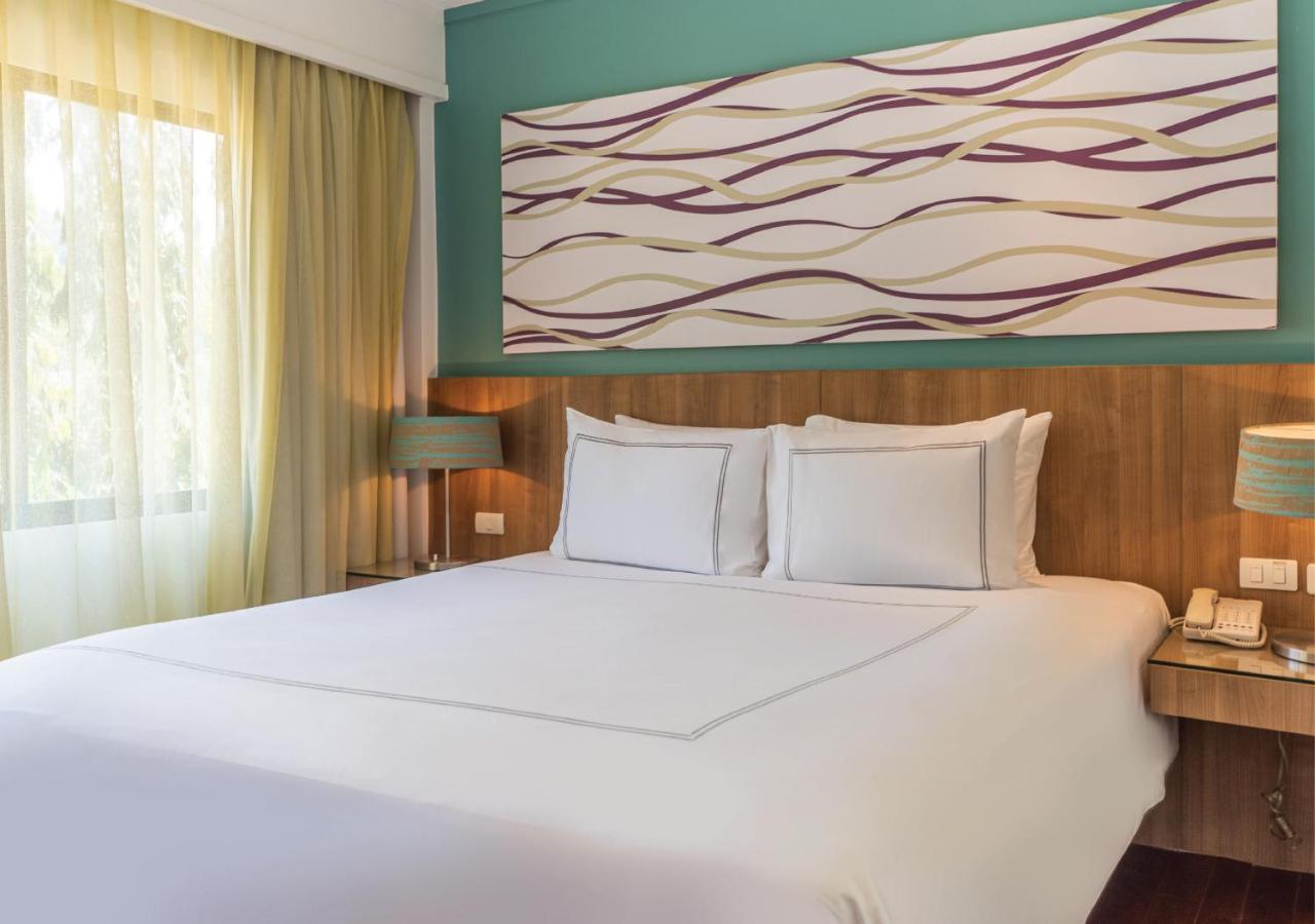 Radisson Resort And Suites Phuket Kamala Beach Exterior foto